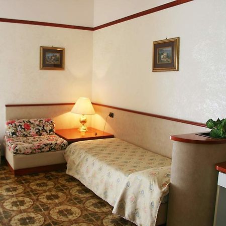 Hotel Gaggiano Сан-Джованні-Ротондо Екстер'єр фото