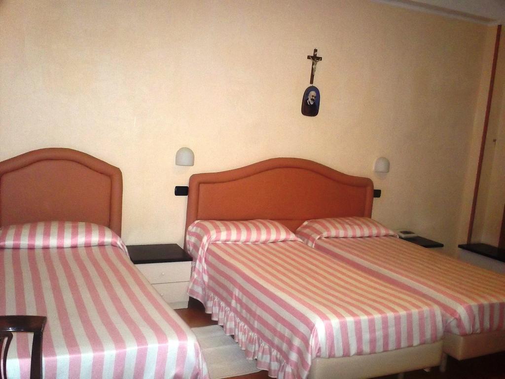 Hotel Gaggiano Сан-Джованні-Ротондо Номер фото