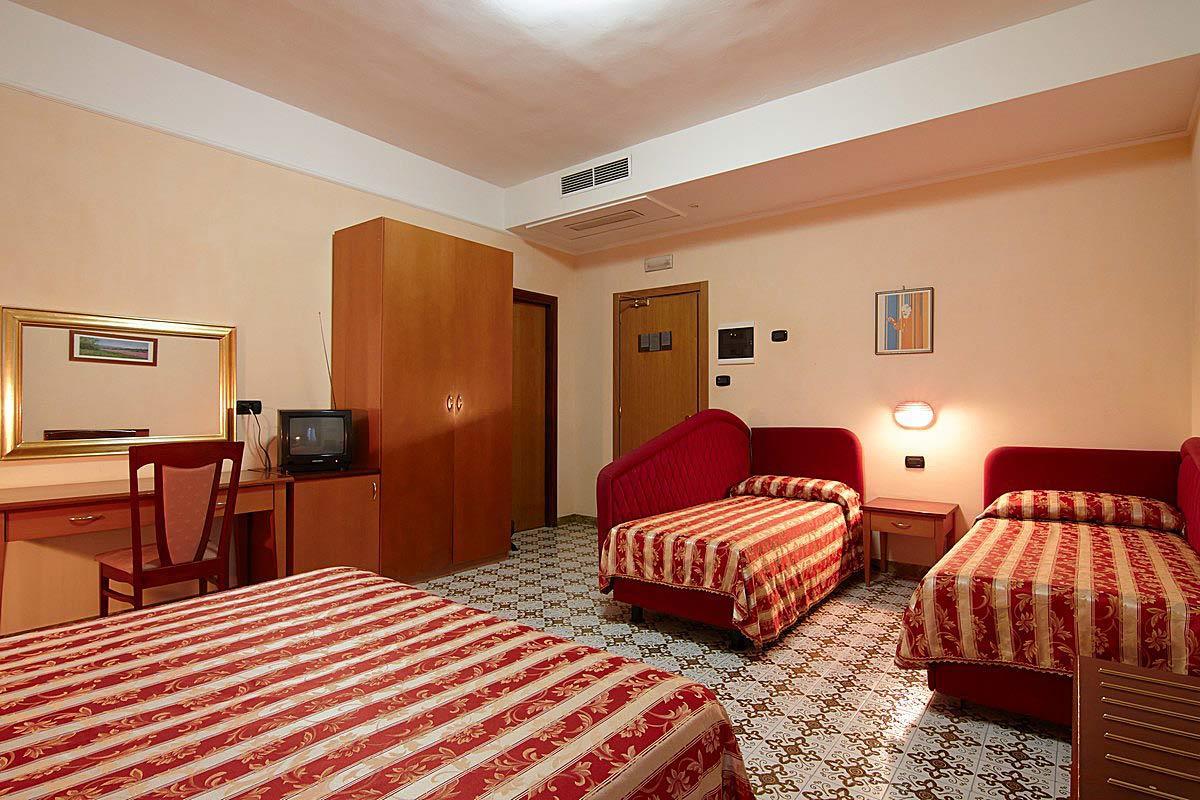 Hotel Gaggiano Сан-Джованні-Ротондо Екстер'єр фото