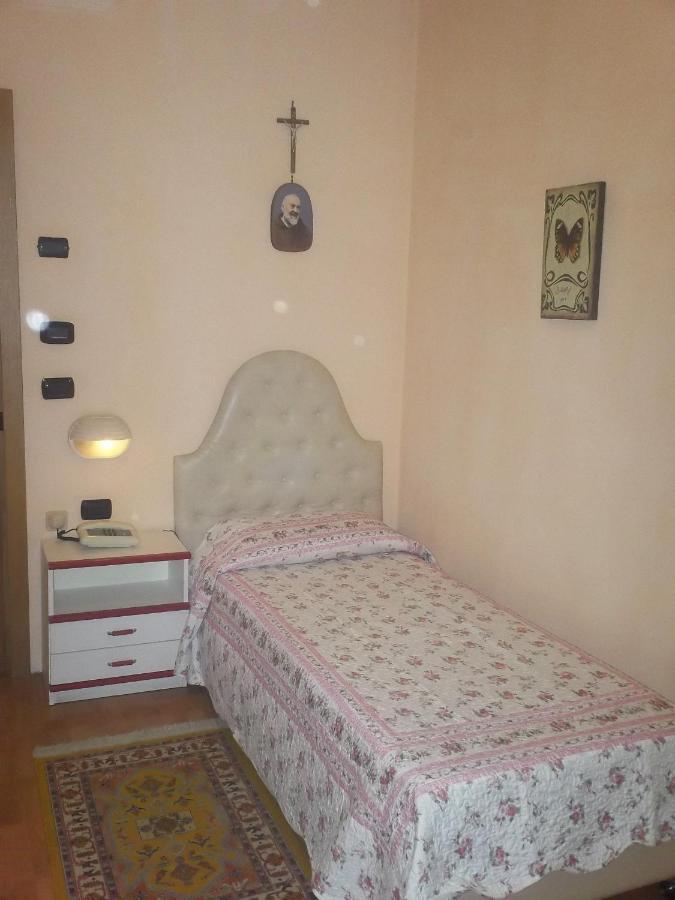 Hotel Gaggiano Сан-Джованні-Ротондо Номер фото